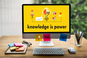 帝王怀孕肚腹挺起